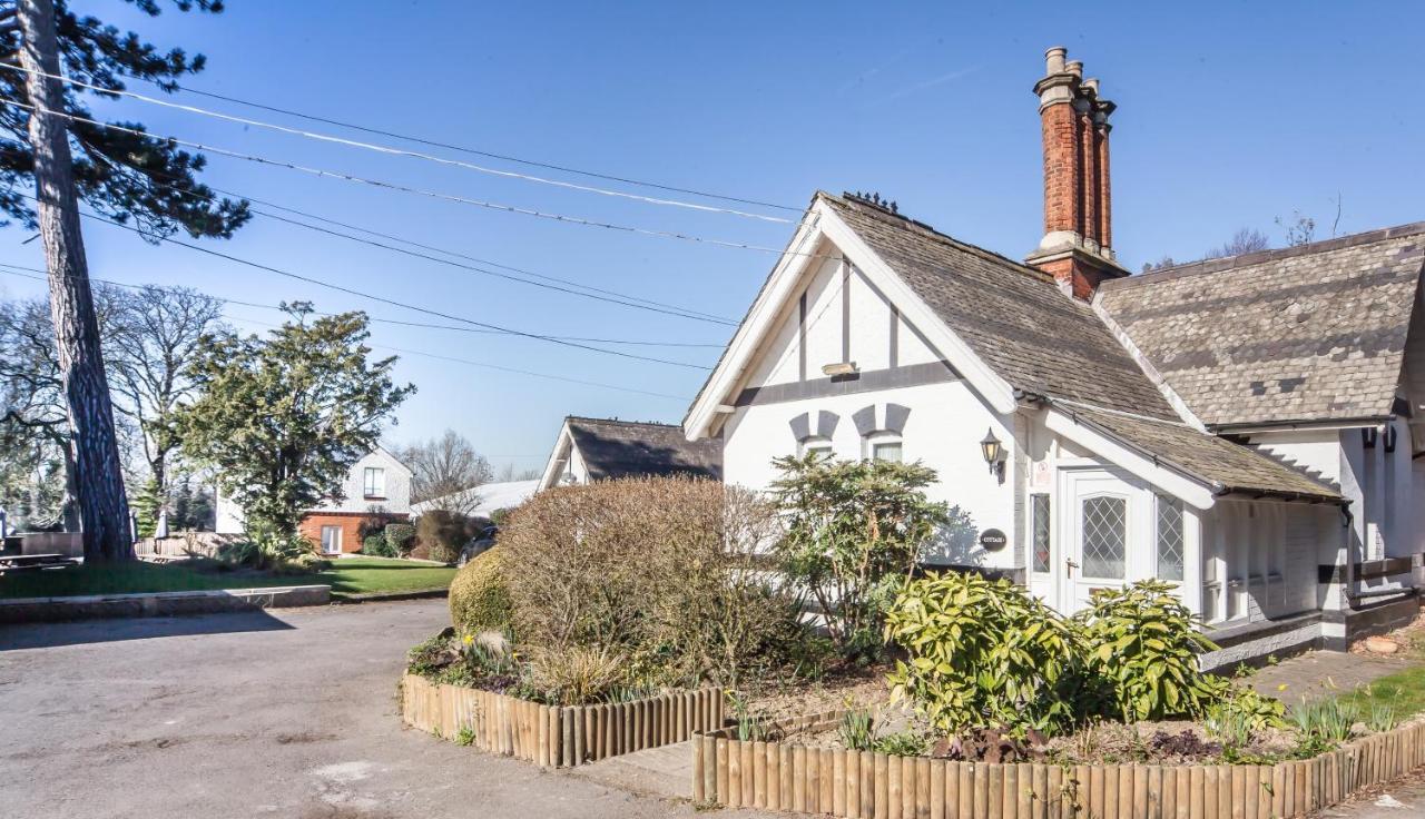 The Manor At Bickley Hotel Bromley Buitenkant foto
